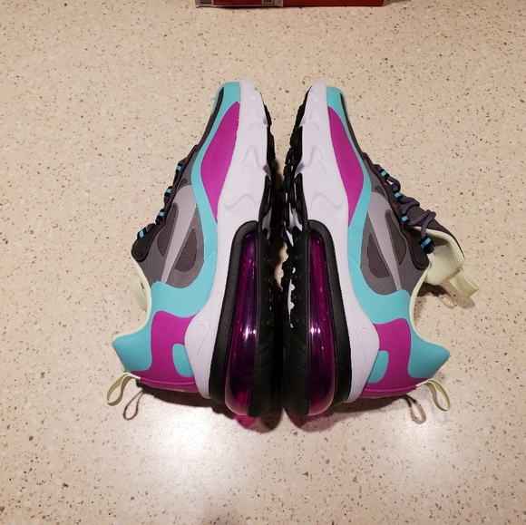 🆕️ Nike Air Max 270 React - Picture 4 of 12